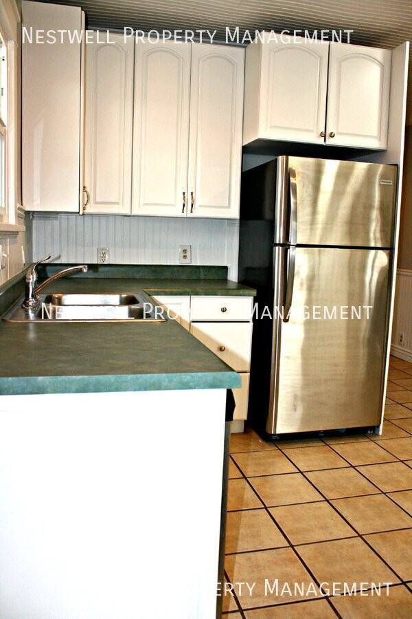 472 S 300 E - Photo 5 of 24