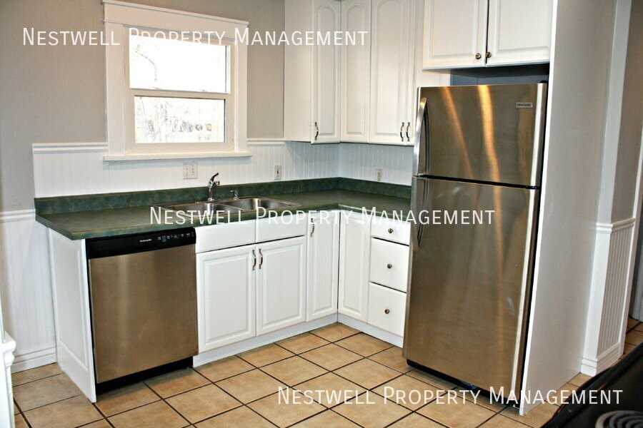 472 S 300 E - Photo 7 of 24