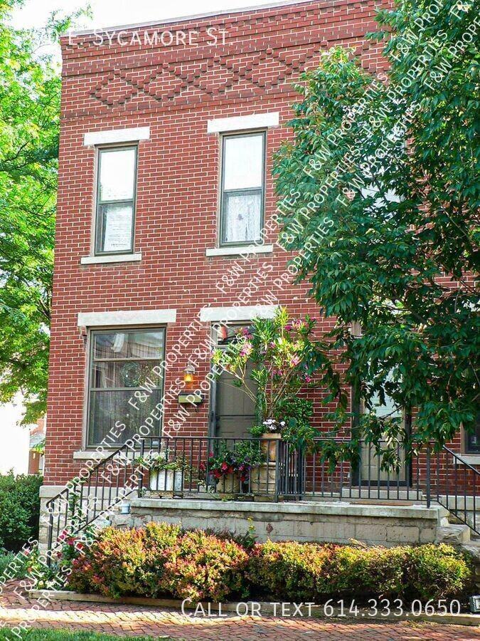 370 E Sycamore St - Photo 2 of 12