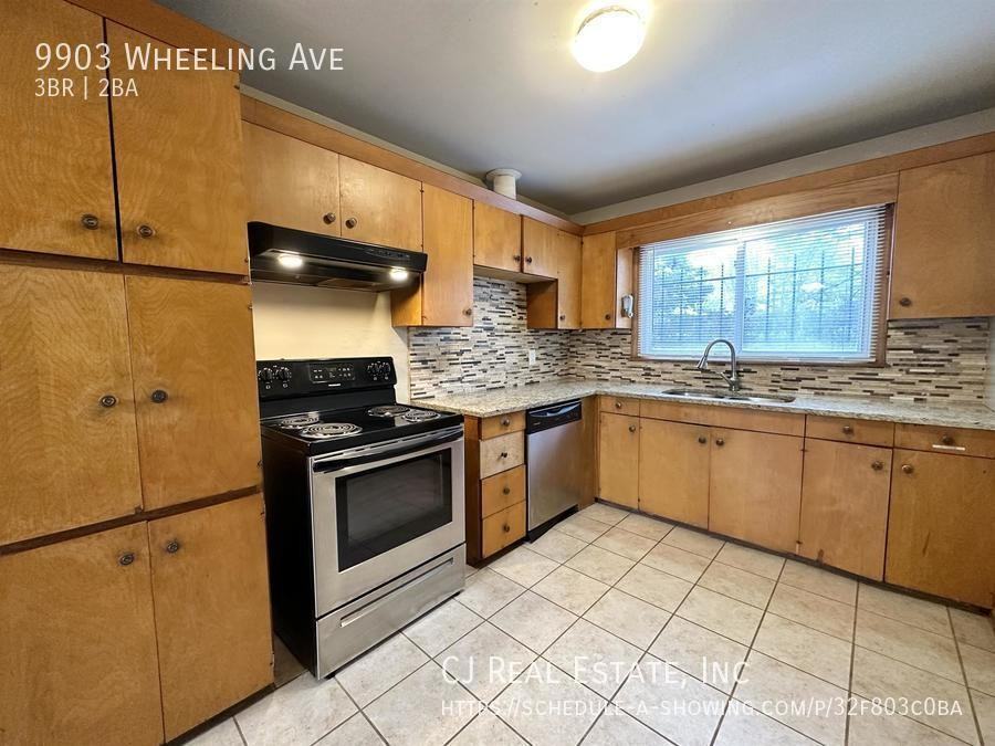 9903 Wheeling Ave - Photo 5 of 9