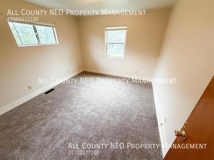 429 Sullivan Ave - Photo 7 of 12