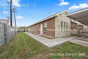 featured image of 2201 N Fulton St #3