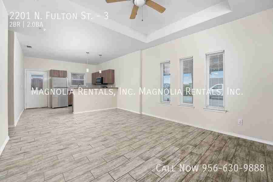 2201 N Fulton St #3 - Photo 4 of 15