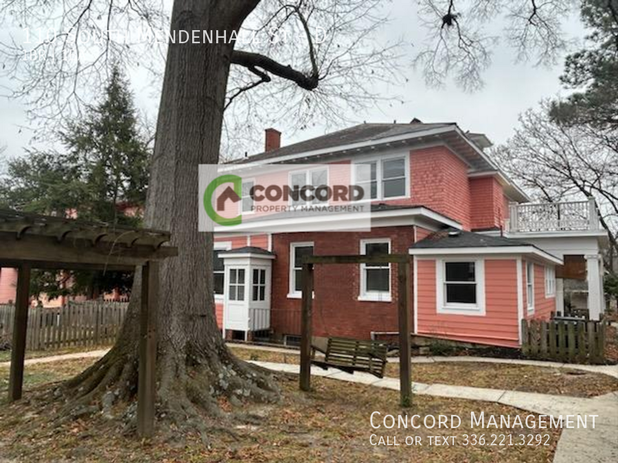 110 S Mendenhall St #D - Photo 3 of 15