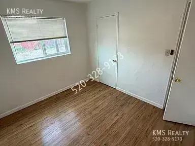 4551 E 18th St - Photo 5 of 16