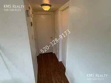 4551 E 18th St - Photo 6 of 16