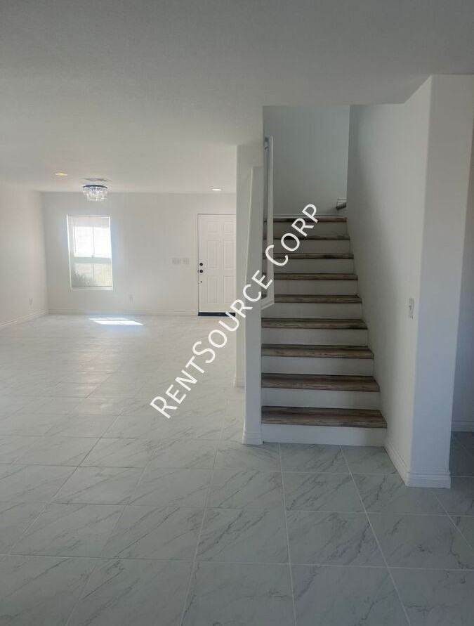 1859 E Kettering St - Photo 6 of 29