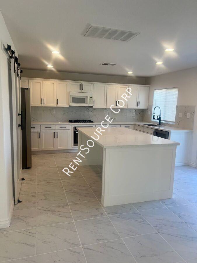 1859 E Kettering St - Photo 7 of 29