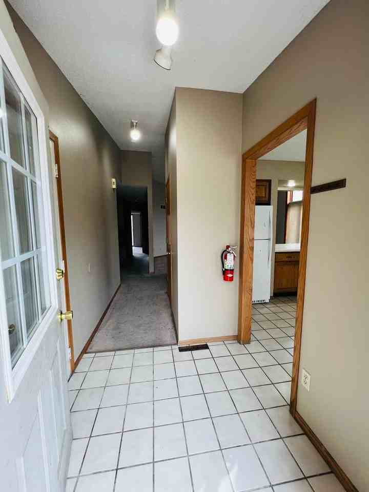 2132 Plaen View Dr - Photo 2 of 19