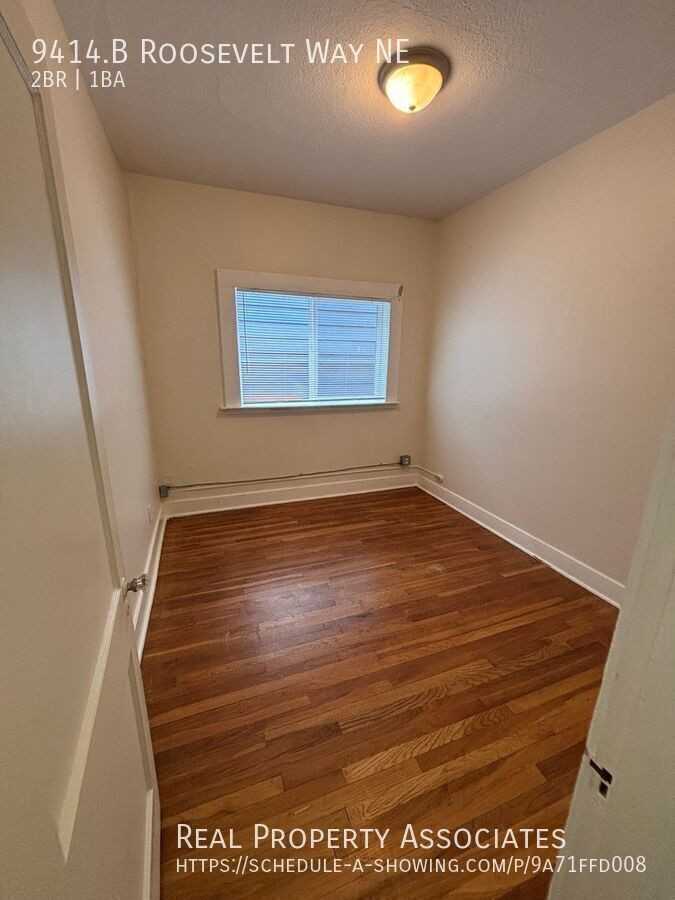 9414B Roosevelt Way Ne - Photo 5 of 17