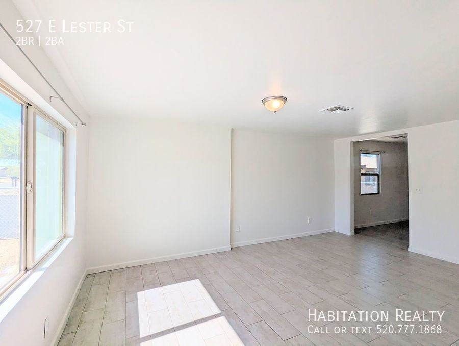 527 E Lester St - Photo 3 of 21