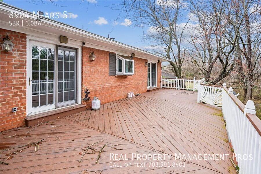 8904 Mears St - Photo 6 of 32