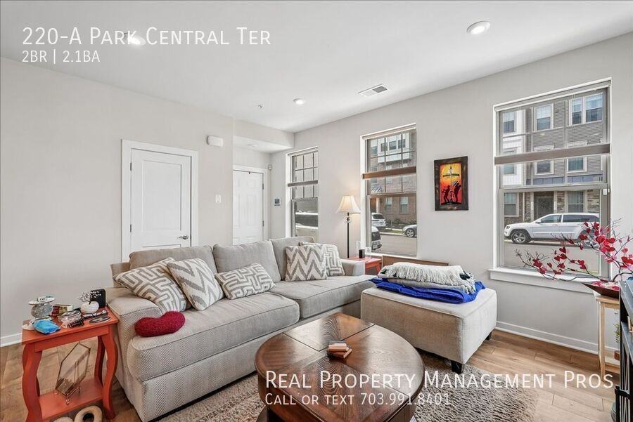 220-A Park Central Ter - Photo 5 of 40