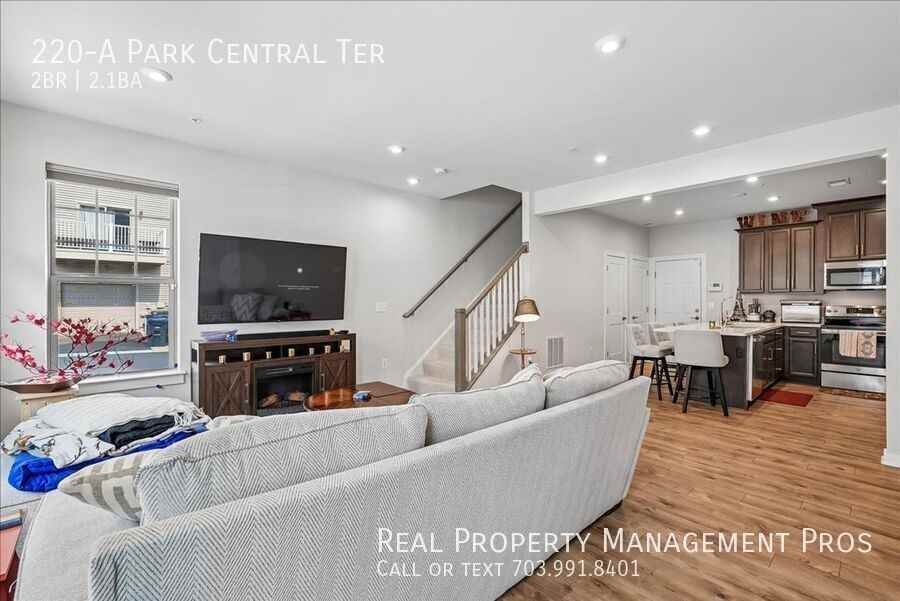 220-A Park Central Ter - Photo 7 of 40