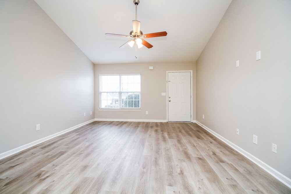 913 Birchmill Pt S - Photo 4 of 16