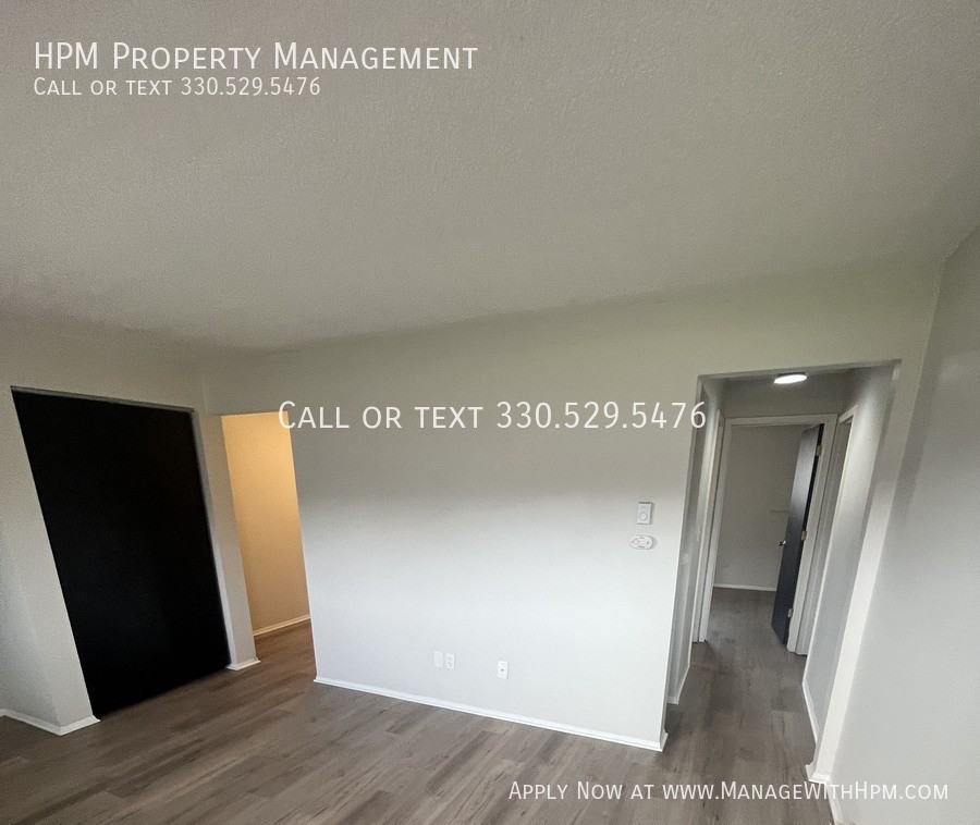 1015 Howe Ave #7 - Photo 2 of 11