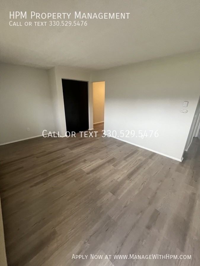 1015 Howe Ave #7 - Photo 4 of 11