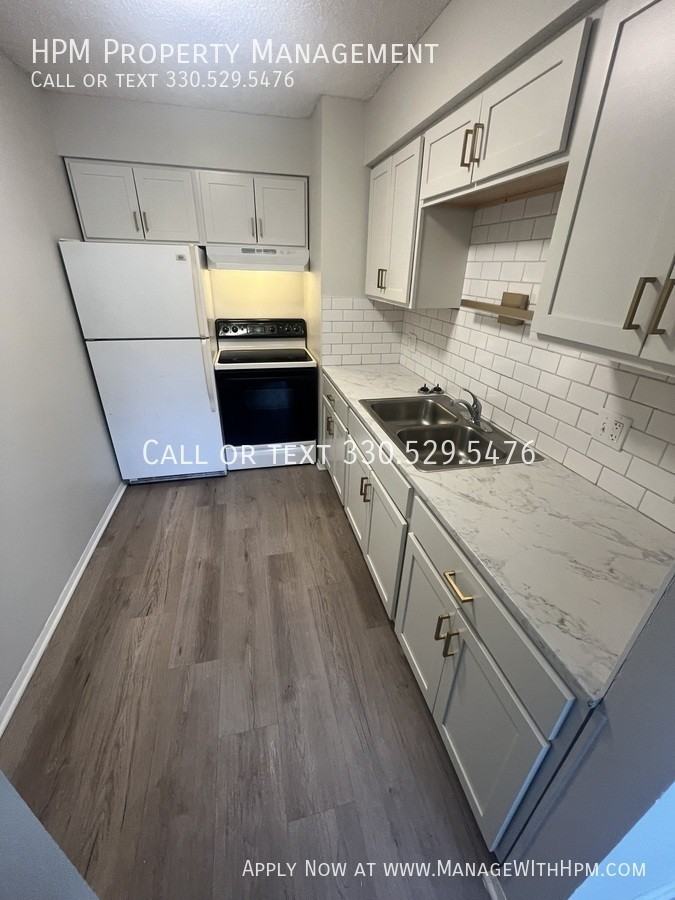 1015 Howe Ave #7 - Photo 6 of 11
