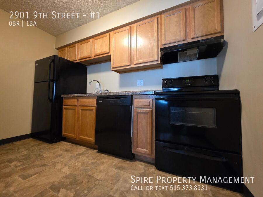 2901 9th St #1 - Photo 3 of 6