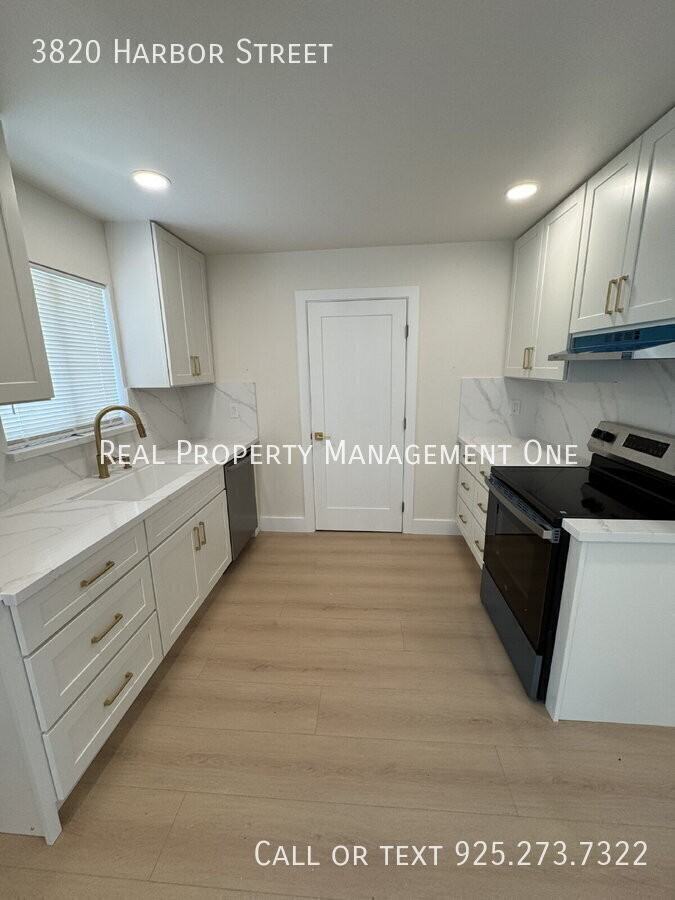 3820 Harbor St - Photo 5 of 12