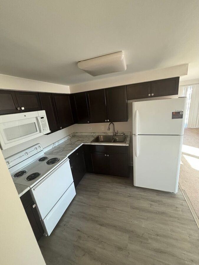 17320 Ridgeland Ave #3B - Photo 2 of 10