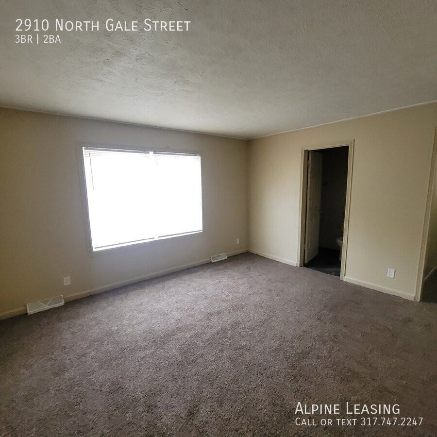 2910 N Gale St - Photo 2 of 8