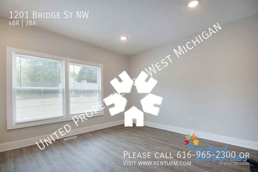 1201 Bridge St Nw - Photo 6 of 21