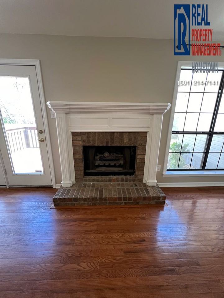 2615 Creekside Dr - Photo 3 of 18