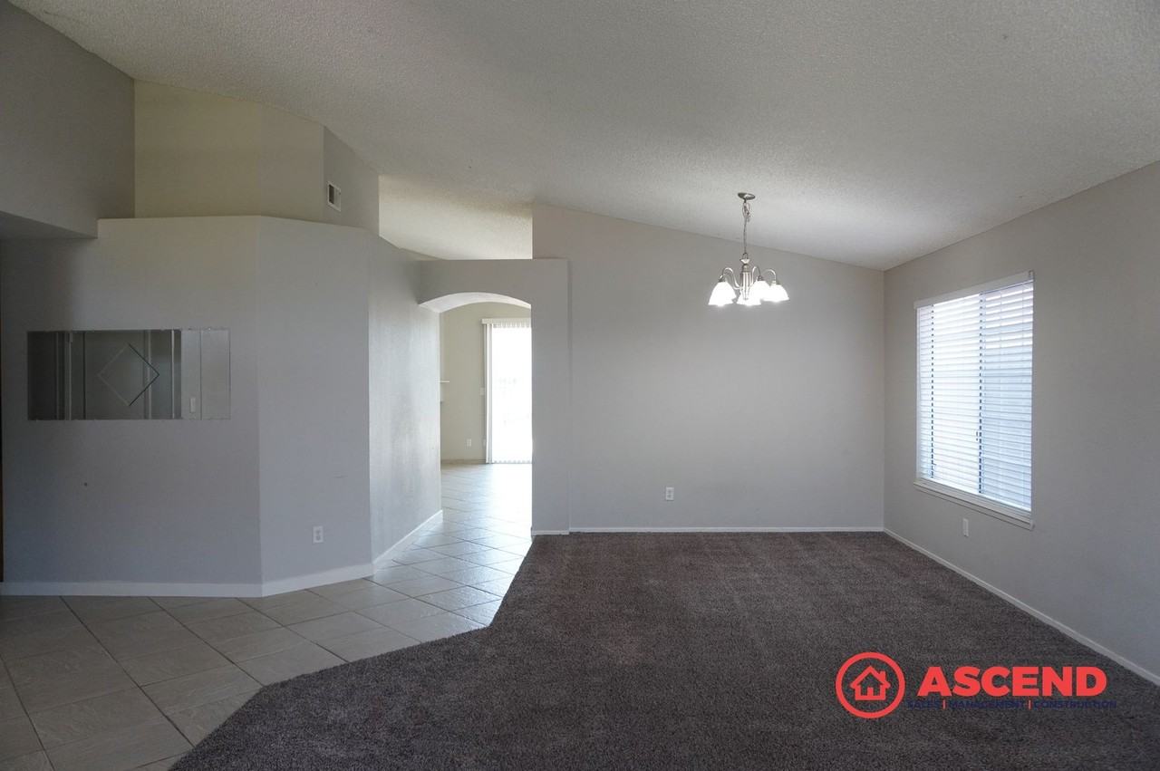 6212 Quaking Aspen St - Photo 5 of 20