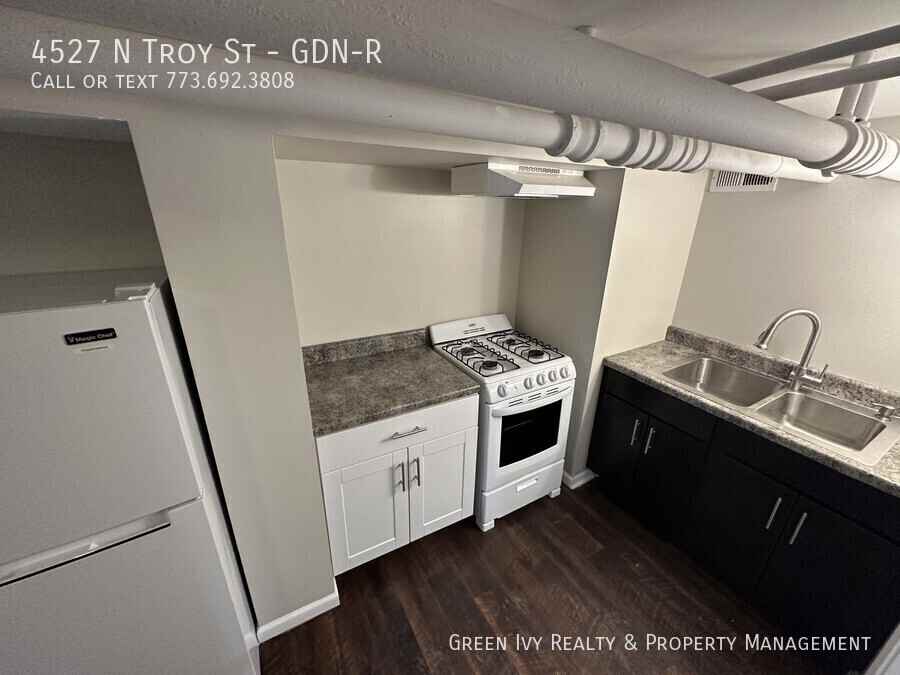 4527 N Troy St #GDNR - Photo 6 of 8