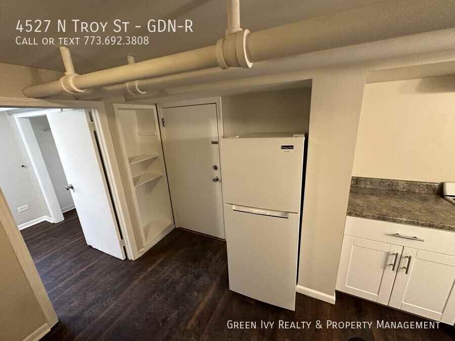 4527 N Troy St #GDNR - Photo 7 of 8