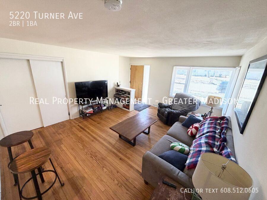 5220 Turner Ave - Photo 4 of 10