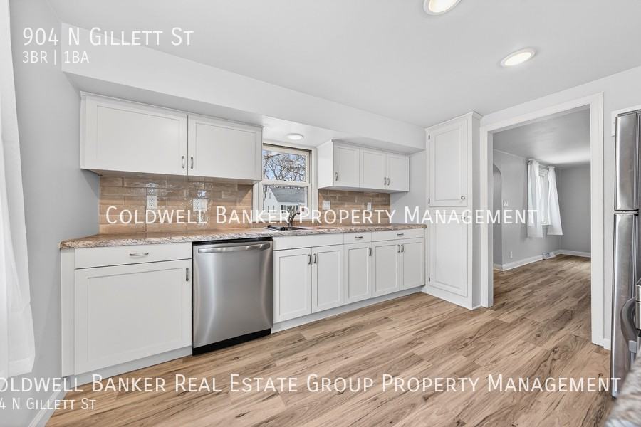 904 N Gillett St - Photo 3 of 36