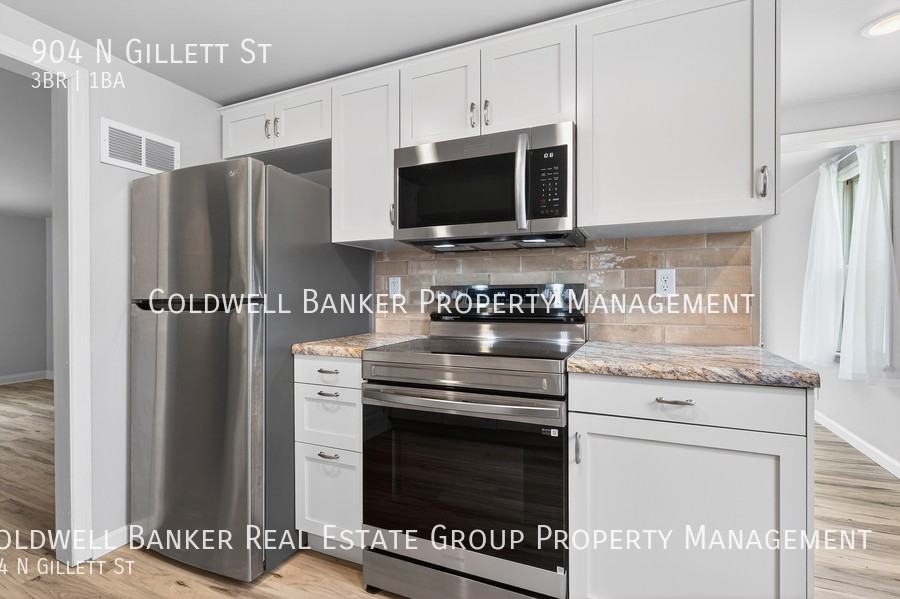 904 N Gillett St - Photo 5 of 36