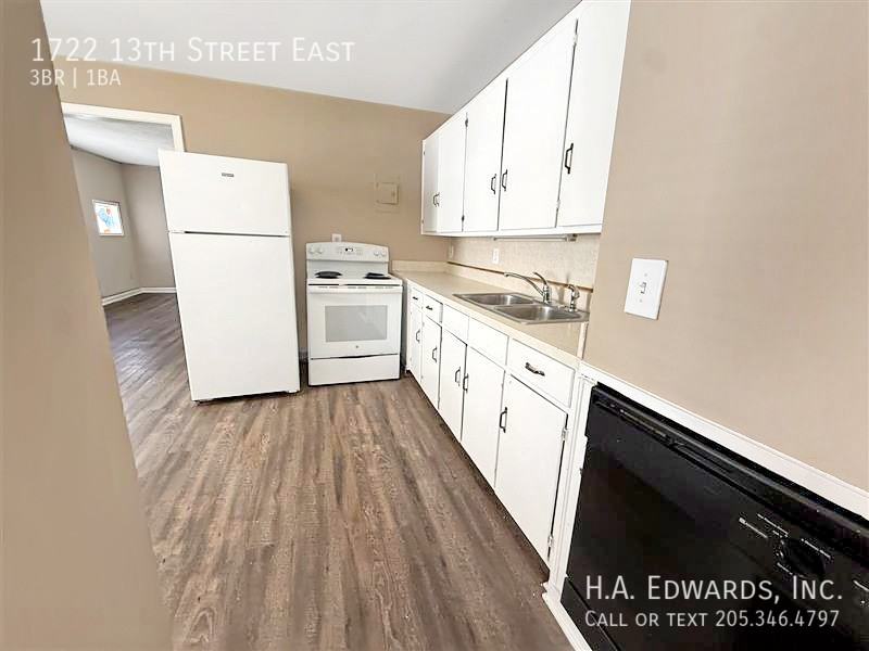 1722 13th St E - Photo 5 of 16