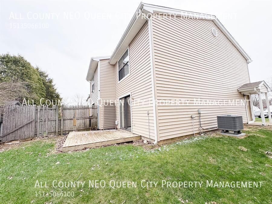 2745 Brookshire Ln - Photo 2 of 17