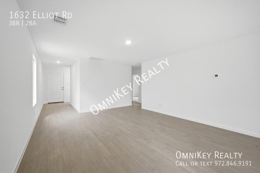 1632 Elliot Rd - Photo 6 of 17