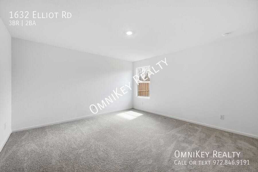 1632 Elliot Rd - Photo 7 of 17
