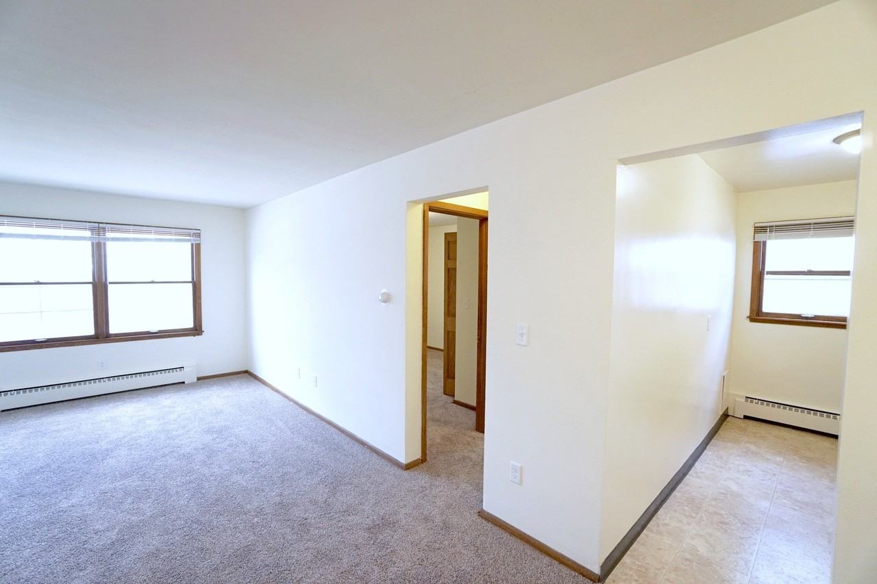 Adrian Apartments (CLO) - Photo 7 of 18