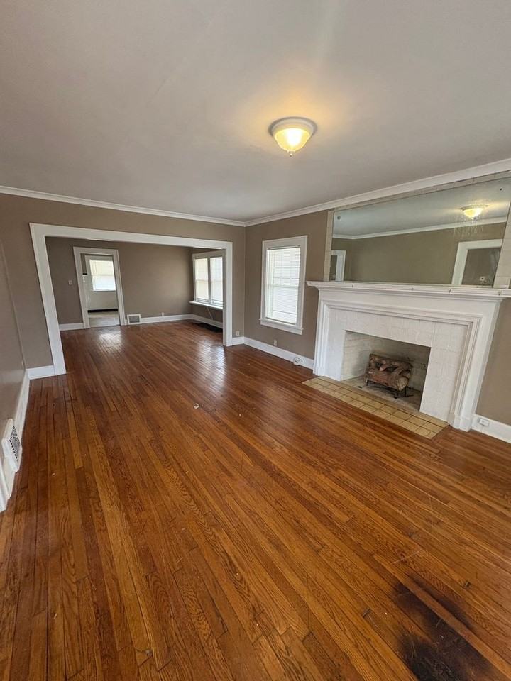 5316 Harrison St - Photo 2 of 8