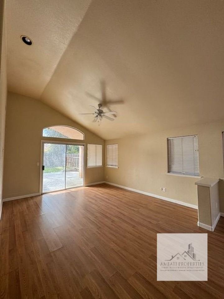 5707 W Sample Ave - Photo 3 of 15