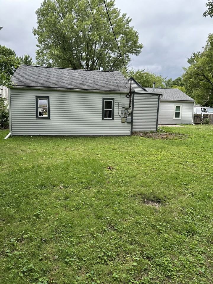 2896 James Rd - Photo 2 of 10