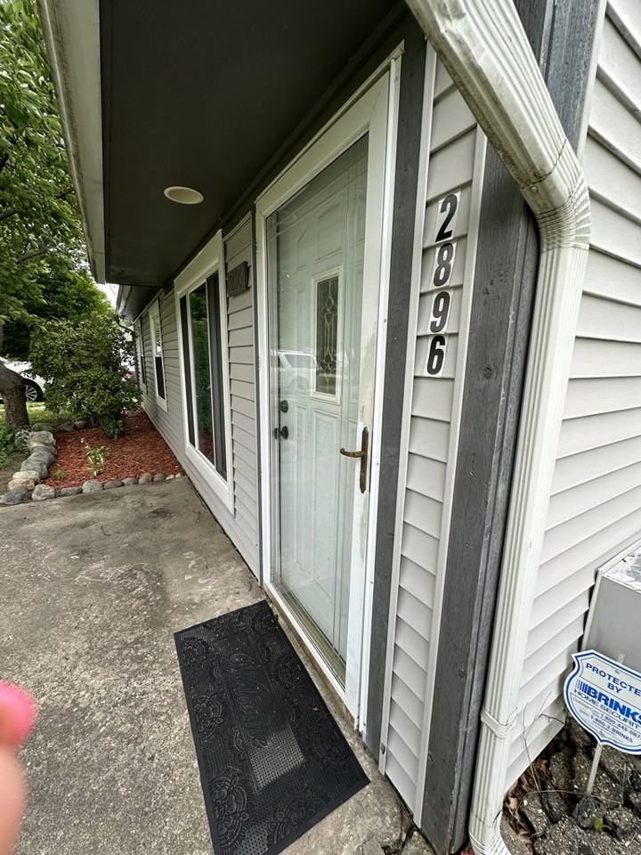 2896 James Rd - Photo 3 of 10