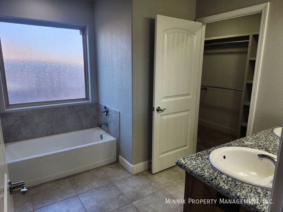 5222 Jarvis St - Photo 2 of 7