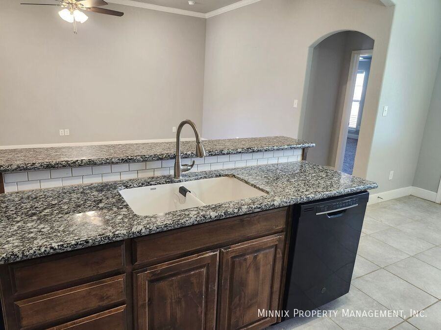 5222 Jarvis St - Photo 3 of 7