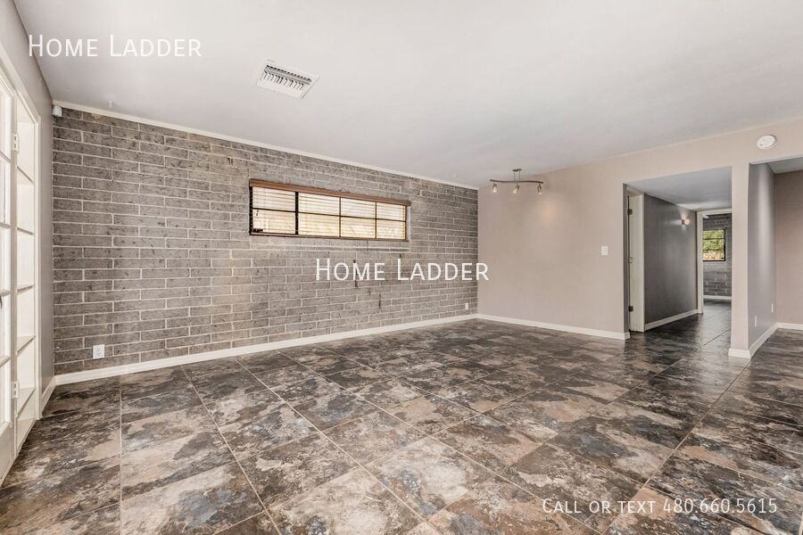 1338 W Culver St - Photo 3 of 28