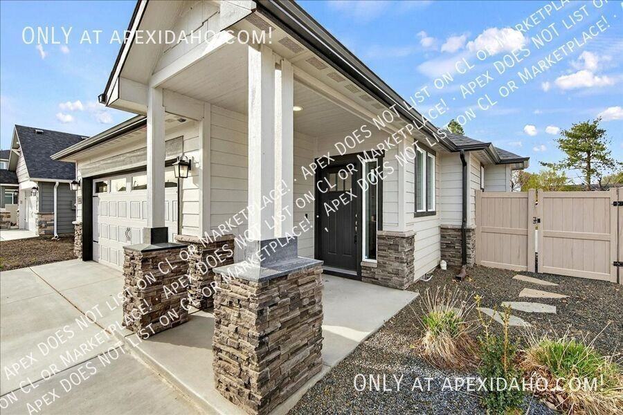 1386 W Woodpine St - Photo 3 of 38