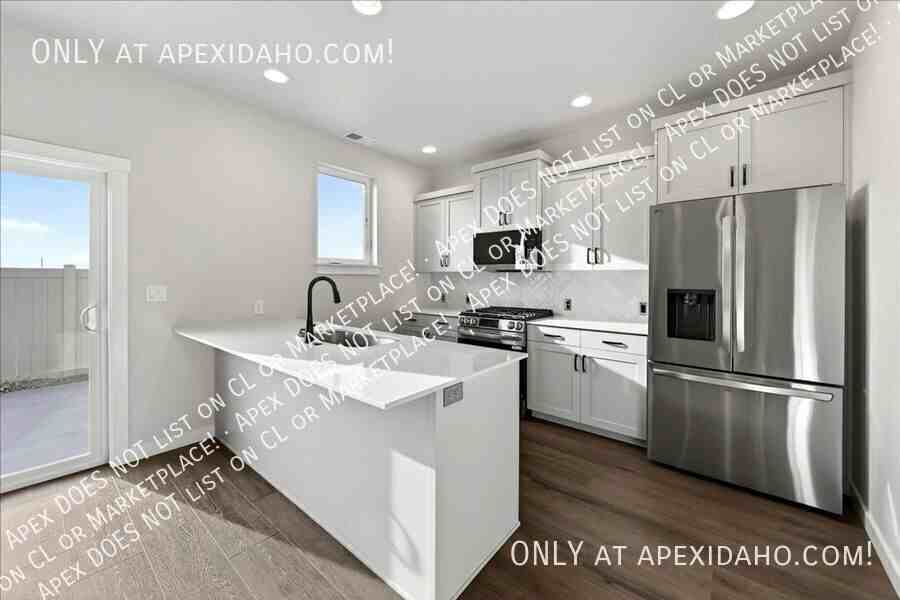 397 N Fritts Ave - Photo 7 of 44