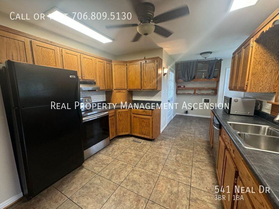 541 Neal Dr - Photo 5 of 37