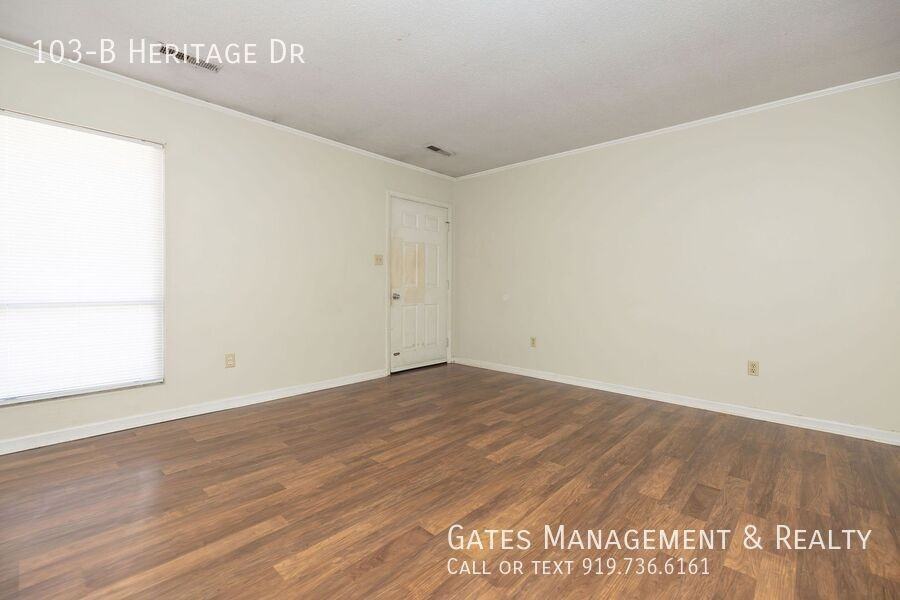 103 Heritage Dr Apt B - Photo 4 of 18